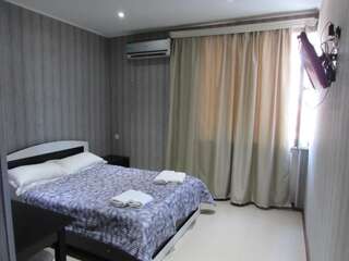 Отель Hotel Lux Тбилиси Двухместный номер с 2 отдельными кроватями-2